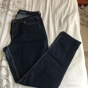 Curvy skinny jeans